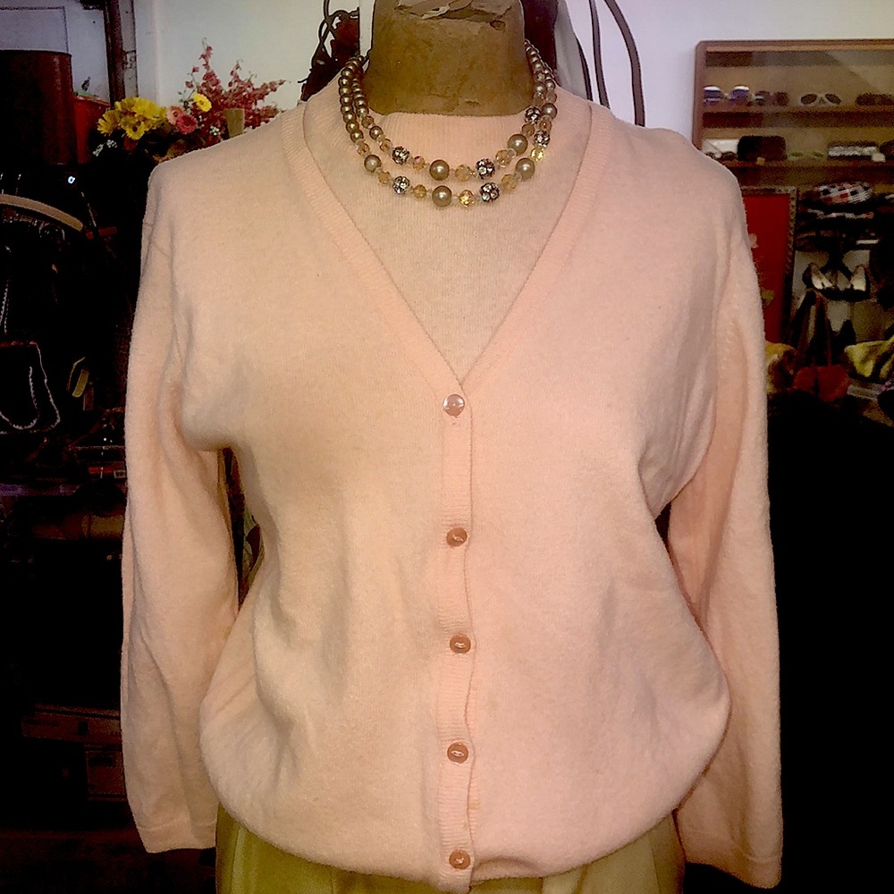 1960’s vintage sweater - Tami full fashioned knitwear- peach lambs wool blend
